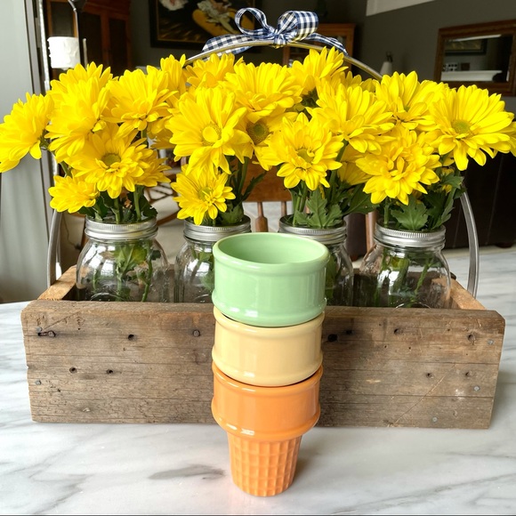 Ice Cream Cone Bowls•NWOT~STACKABLE!•(3) Ceramic Cones For Ice Cream or Toppings - Picture 1 of 15